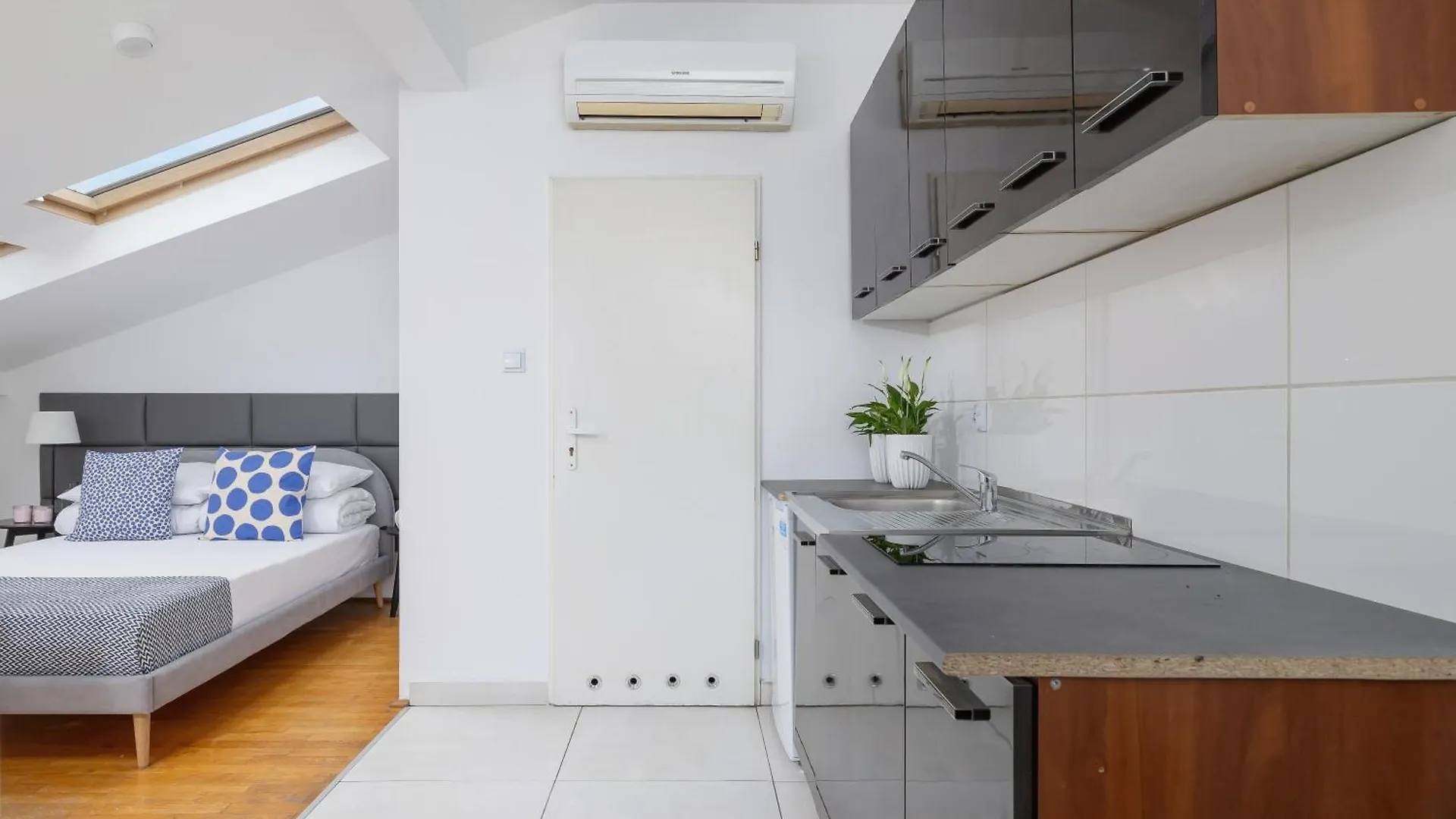 Old Town - Apartment With Ac - Dluga 65 Krakow Poland